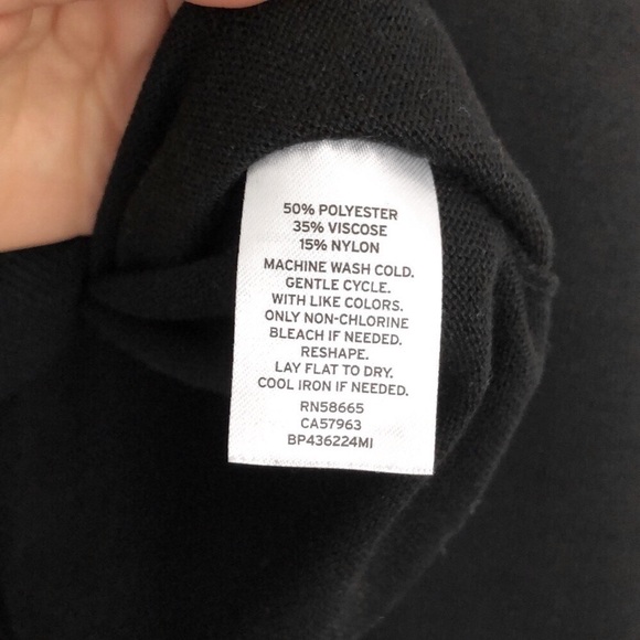 Plain black crewneck sweater - Picture 4 of 5